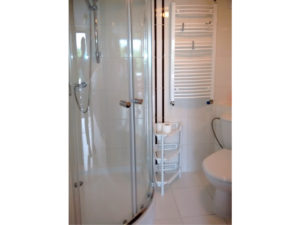 Pokój nr 1 - kabina prysznicowa- Pokoje Władysławowo