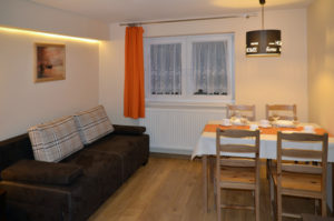 Pokój nr 1 - okno w pokoju -Pokoje Władysławowo