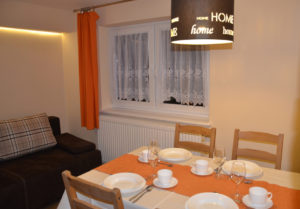 Pokój nr 1 - nakryty stół - Pokoje Władysławowo